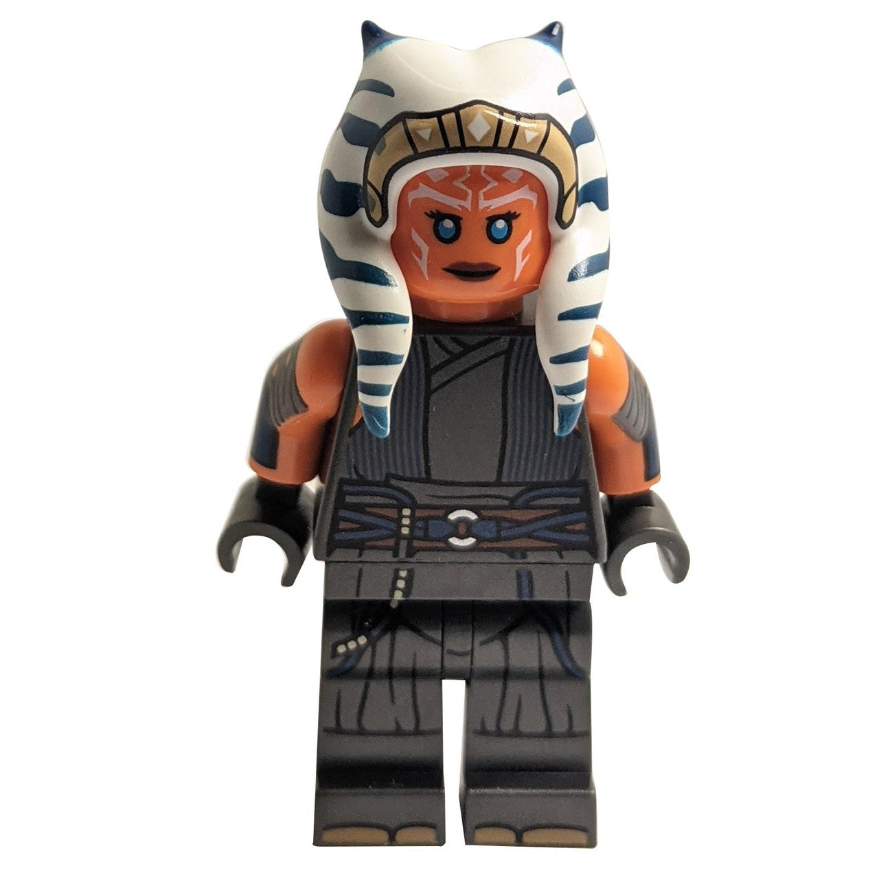 LEGO Minifigure Ahsoka Tano (Adult) - Printed Arms with weapon - First View.