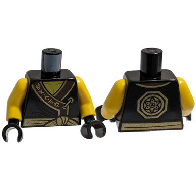 Schwarzer Torso Ninjago-Robe mit asiatischen Zeichen, braunen Stofffalten, goldener Schärpe und Medaillenmuster - gelbe Arme - schwarze Hände 