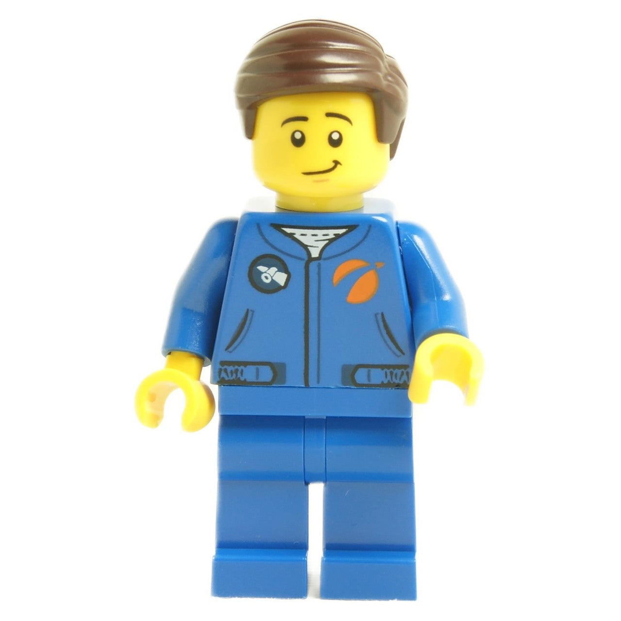 Männlicher Astronaut mit blauem Raumanzug