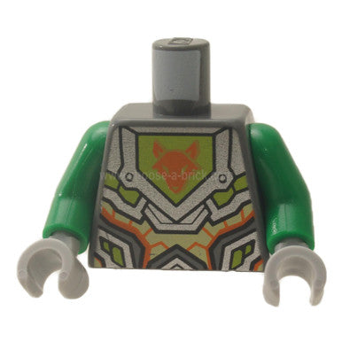 Dunkelblaugrauer Torso Nexo Knights Rüstung mit orangefarbenen und goldenen Schaltkreisen und limonengrüner Emblem, eingerahmt mit einem orangefarbenen Fuchs-Kopf-Muster - Grüne Arme - Hellblaugraue Hände 